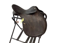 Load image into Gallery viewer, USED 17”Narrow Wintec Saddle(A.R)
