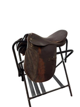 Load image into Gallery viewer, USED 18” Extra wide Saddle (A.R)
