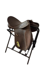 Load image into Gallery viewer, USED 17 1/2” Medium Bates Wintec Saddle (A.R)
